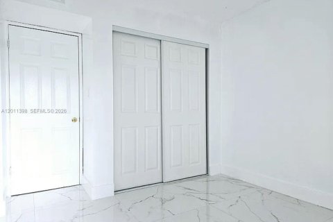 Condominio en venta en Miami, Florida, 1 dormitorio, 84.91 m2 № 2074867 - foto 16
