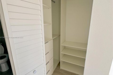 Condominio en venta en North Miami Beach, Florida, 2 dormitorios, 111.48 m2 № 1892269 - foto 11