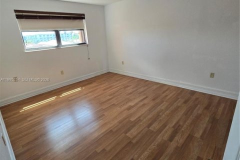 Apartamento en alquiler en Miami, Florida, 2 dormitorios, 91.6 m2 № 2058346 - foto 8