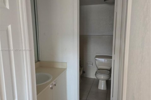 Apartamento en alquiler en Miami, Florida, 2 dormitorios, 91.6 m2 № 2058346 - foto 6