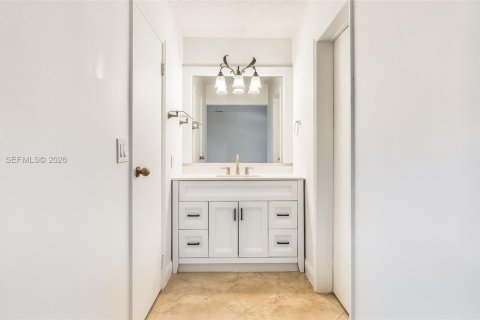 Villa ou maison à vendre à Pembroke Pines, Floride: 3 chambres, 153.75 m2 № 2242210 - photo 14
