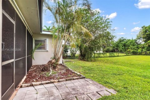 Villa ou maison à vendre à Pembroke Pines, Floride: 3 chambres, 153.75 m2 № 2242210 - photo 9