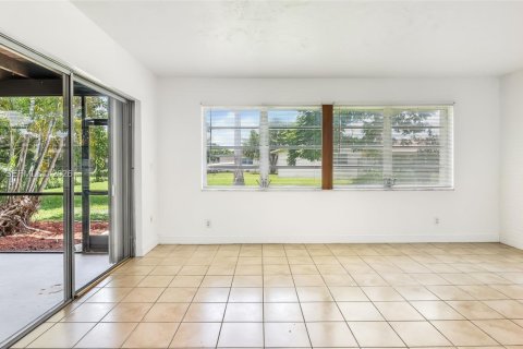 Villa ou maison à vendre à Pembroke Pines, Floride: 3 chambres, 153.75 m2 № 2242210 - photo 6