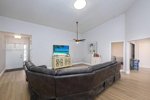 Купить виллу или дом в Делрей-Бич, Флорида 2 спальни, 113.81м2, № 2052692 - фото 5