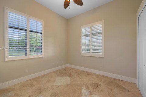 Villa ou maison à vendre à Palmetto Bay, Floride: 5 chambres, 298.12 m2 № 2046529 - photo 29