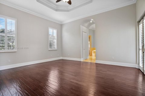 House in Palmetto Bay, Florida 5 bedrooms, 298.12 sq.m. № 2046529 - photo 12