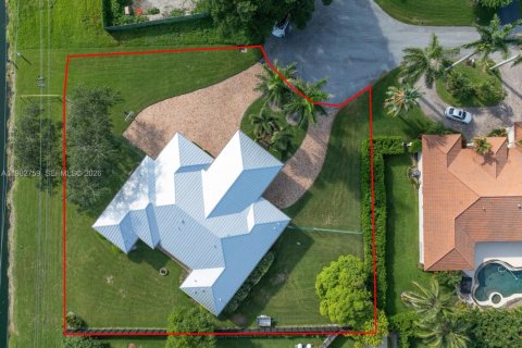 House in Palmetto Bay, Florida 5 bedrooms, 298.12 sq.m. № 2046529 - photo 18