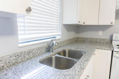 Appartement à louer à Tampa, Floride: 2 chambres, 88.26 m2 № 1276600 - photo 12