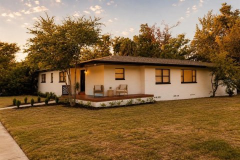 Купить виллу или дом в Тампа, Флорида 8 комнат, 143.63м2, № 2149060 - фото 2