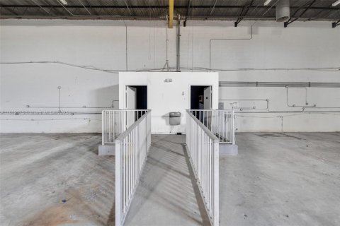 Immobilier commercial à vendre à Hialeah, Floride № 2158113 - photo 5