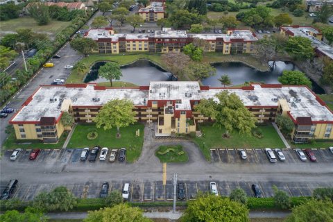 Condo in Miramar, Florida, 2 bedrooms  № 1868465 - photo 27