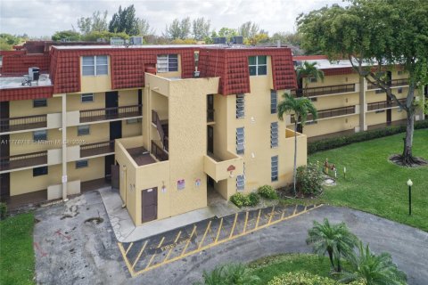 Condo in Miramar, Florida, 2 bedrooms  № 1868465 - photo 28