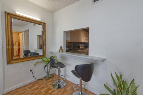 Condo in Miramar, Florida, 2 bedrooms  № 1868465 - photo 15