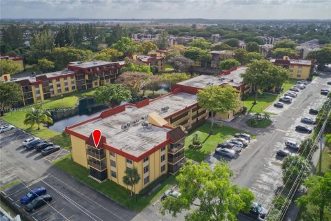 Condo in Miramar, Florida, 2 bedrooms  № 1868465 - photo 2
