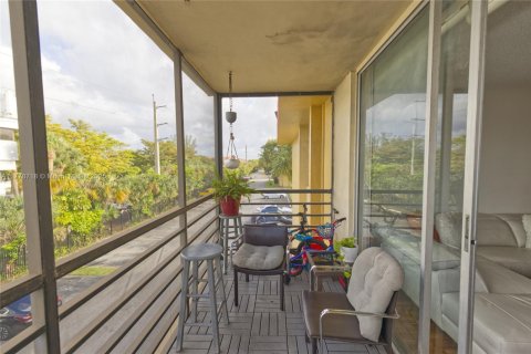 Condo in Miramar, Florida, 2 bedrooms  № 1868465 - photo 23