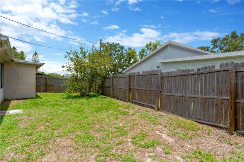 House in Largo, Florida 3 bedrooms, 96.8 sq.m. № 1785081 - photo 12