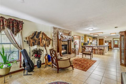House in Trenton, Florida 3 bedrooms, 323.49 sq.m. № 1844331 - photo 24