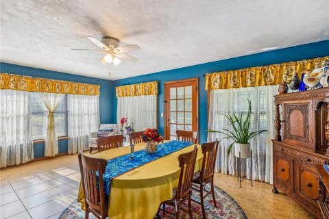 House in Trenton, Florida 3 bedrooms, 323.49 sq.m. № 1844331 - photo 21