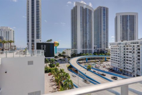 Купить кондоминиум в Холливуд, Флорида 1 спальня, 65.22м2, № 2022925 - фото 30