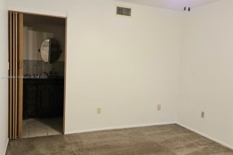Снять в аренду кондоминиум в Майами, Флорида 3 спальни, 110.09м2, № 1952716 - фото 22