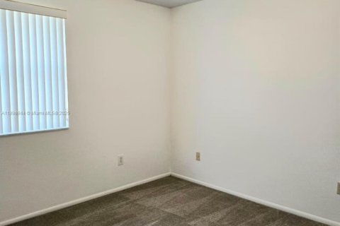 Снять в аренду кондоминиум в Майами, Флорида 3 спальни, 110.09м2, № 1952716 - фото 20