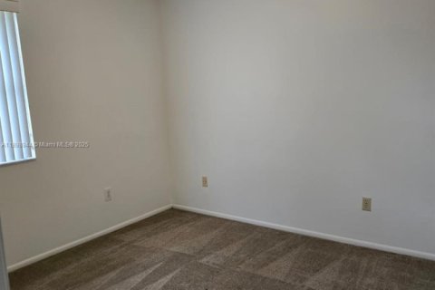 Снять в аренду кондоминиум в Майами, Флорида 3 спальни, 110.09м2, № 1952716 - фото 7