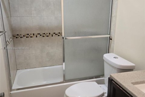 Снять в аренду кондоминиум в Майами, Флорида 3 спальни, 110.09м2, № 1952716 - фото 10