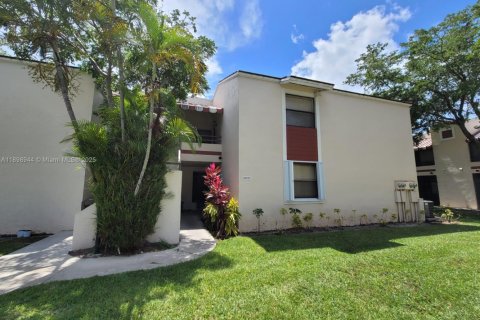 Снять в аренду кондоминиум в Майами, Флорида 3 спальни, 110.09м2, № 1952716 - фото 5