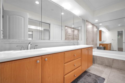 Townhouse in Hollywood, Florida 3 bedrooms, 229.47 sq.m. № 2000461 - photo 25