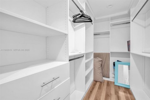 Townhouse in Hollywood, Florida 3 bedrooms, 229.47 sq.m. № 2000461 - photo 20