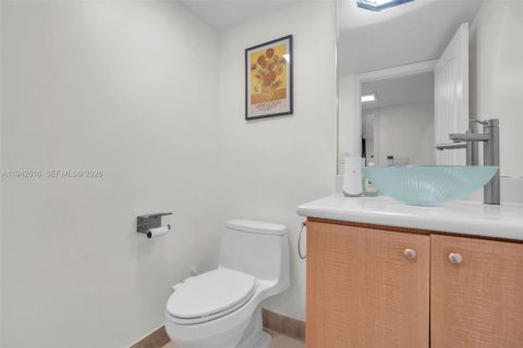 Townhouse in Hollywood, Florida 3 bedrooms, 229.47 sq.m. № 2000461 - photo 30