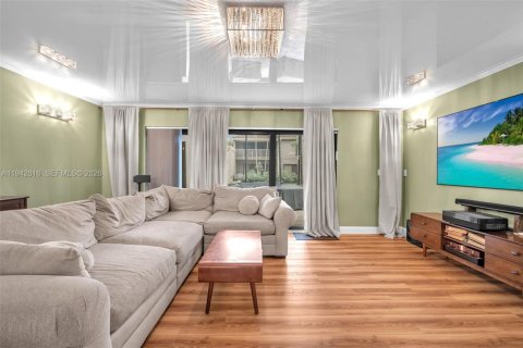 Townhouse in Hollywood, Florida 3 bedrooms, 229.47 sq.m. № 2000461 - photo 14