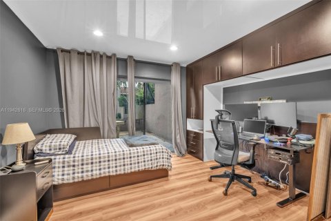 Townhouse in Hollywood, Florida 3 bedrooms, 229.47 sq.m. № 2000461 - photo 10