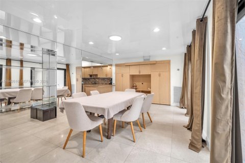 Townhouse in Hollywood, Florida 3 bedrooms, 229.47 sq.m. № 2000461