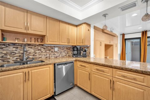 Townhouse in Hollywood, Florida 3 bedrooms, 229.47 sq.m. № 2000461 - photo 7