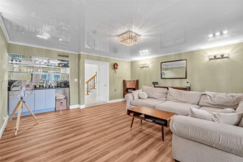 Townhouse in Hollywood, Florida 3 bedrooms, 229.47 sq.m. № 2000461 - photo 16