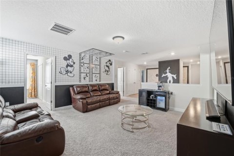 House in Davenport, Florida 8 bedrooms, 363.15 sq.m. № 2203078 - photo 29
