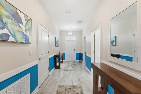 House in Davenport, Florida 8 bedrooms, 363.15 sq.m. № 2203078 - photo 7