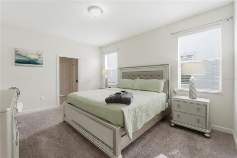 House in Davenport, Florida 8 bedrooms, 363.15 sq.m. № 2203078 - photo 22