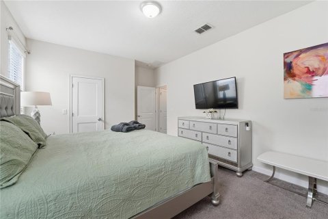 House in Davenport, Florida 8 bedrooms, 363.15 sq.m. № 2203078 - photo 23