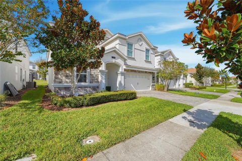 House in Davenport, Florida 8 bedrooms, 363.15 sq.m. № 2203078 - photo 5