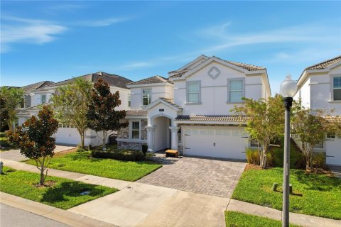 House in Davenport, Florida 8 bedrooms, 363.15 sq.m. № 2203078 - photo 2