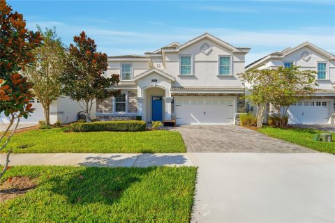 House in Davenport, Florida 8 bedrooms, 363.15 sq.m. № 2203078