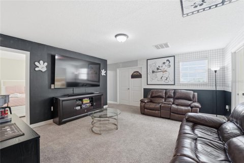 House in Davenport, Florida 8 bedrooms, 363.15 sq.m. № 2203078 - photo 27