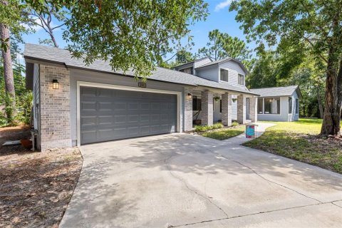 House in Ormond Beach, Florida 3 bedrooms, 192.31 sq.m. № 1887100 - photo 1