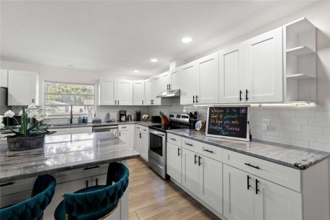 Villa ou maison à vendre à Seminole, Floride: 4 chambres, 207.08 m2 № 2150292 - photo 7