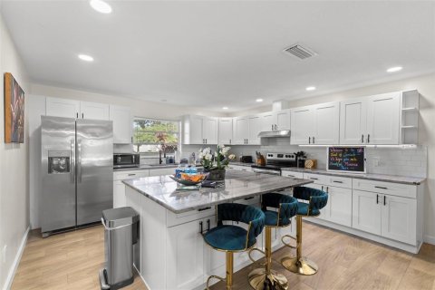 Villa ou maison à vendre à Seminole, Floride: 4 chambres, 207.08 m2 № 2150292 - photo 8