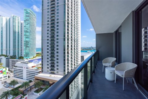 Condo in Miami, Florida, 1 bedroom  № 1871533 - photo 1