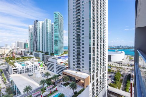 Condo in Miami, Florida, 1 bedroom  № 1871533 - photo 2