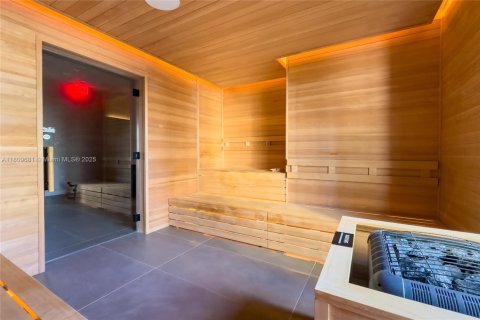 Condo in Miami, Florida, 1 bedroom  № 1871533 - photo 30